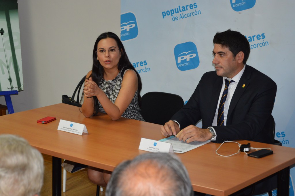 La senadora mejicana Laura Rojas mantiene un encuentro con afiliados del&nbsp;PP