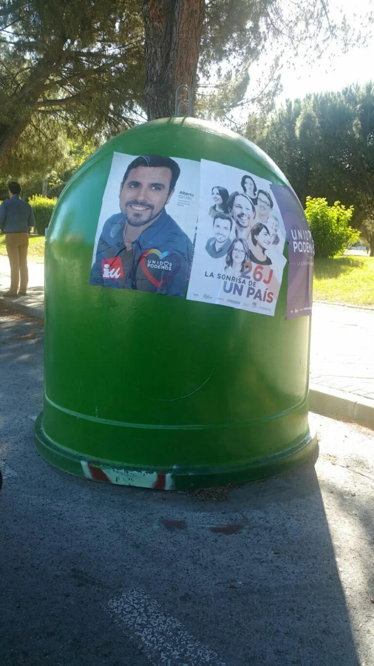 LA JUNTA ELECTORAL ORDENA LA RETIRADA DE PROPAGANDA DE UNIDOS PODEMOS COLOCADA EN LUGARES FUERA DE LOS ESPACIOS ESTABLECIDOS
