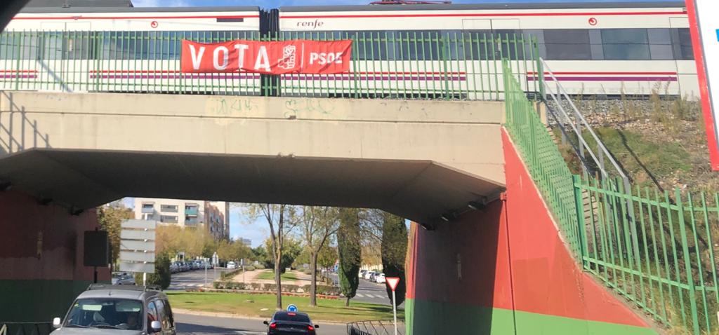 La Junta electoral obliga la PSOE de Alcorcón a retirar pancartas&nbsp;ilegales