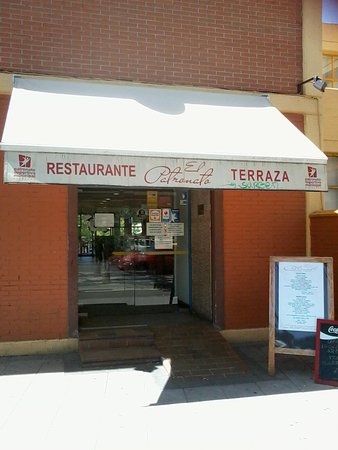 La incapacidad del Gobierno de Alcorcón provoca el cierre de la cafetería de Los&nbsp;Cantos