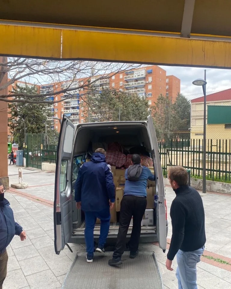 EL PARTIDO POPULAR DE ALCORCÓN ENVÍA EL PRIMER LOTE DE AYUDA HUMANITARIA A UCRANIA