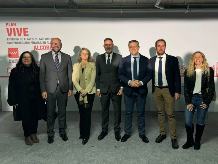 LA COMUNIDAD DE MADRID ENTREGA EN ALCORCÓN LAS LLAVES DE LAS PRIMERAS 140 VIVIENDAS DE ALQUILER A PRECIO ASEQUIBLE DEL PLAN VIVE