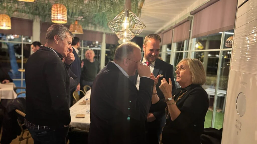 El Partido Popular de Alcorcón celebra su tradicional encuentro navideño reafirmando su compromiso político y social con la …