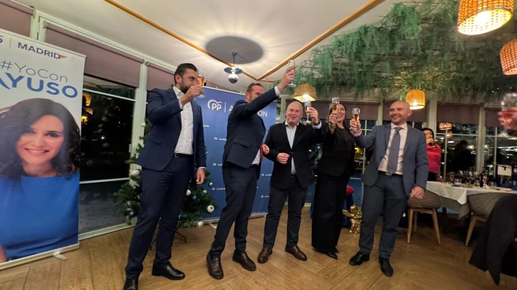 El Partido Popular de Alcorcón celebra su tradicional encuentro navideño reafirmando su compromiso político y social con la …