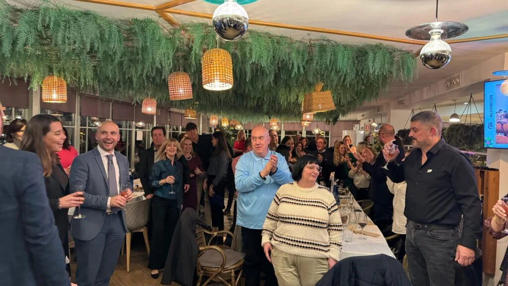 El Partido Popular de Alcorcón celebra su tradicional encuentro navideño reafirmando su compromiso político y social con la …