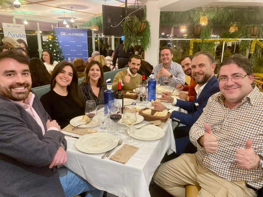 El Partido Popular de Alcorcón celebra su tradicional encuentro navideño reafirmando su compromiso político y social con la …