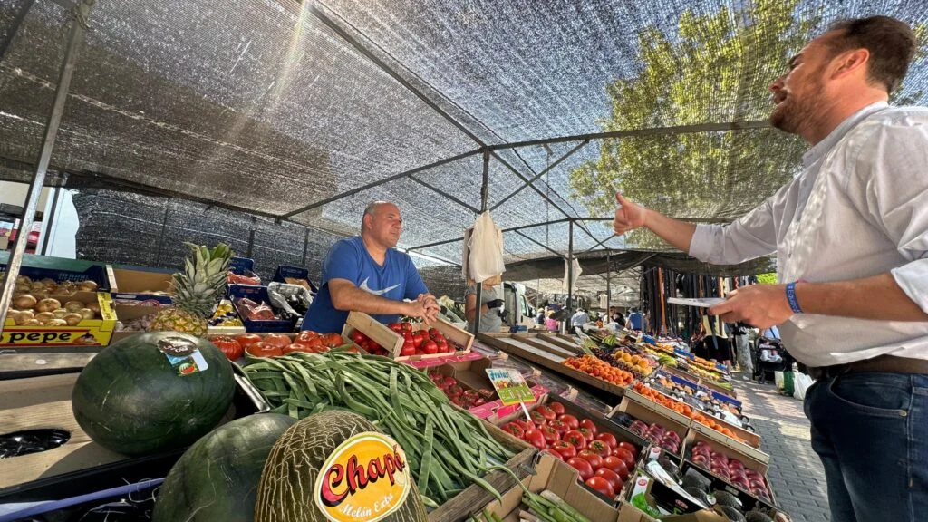 El PP propone baños, sombras y food trucks para modernizar los mercadillos de Alcorcón