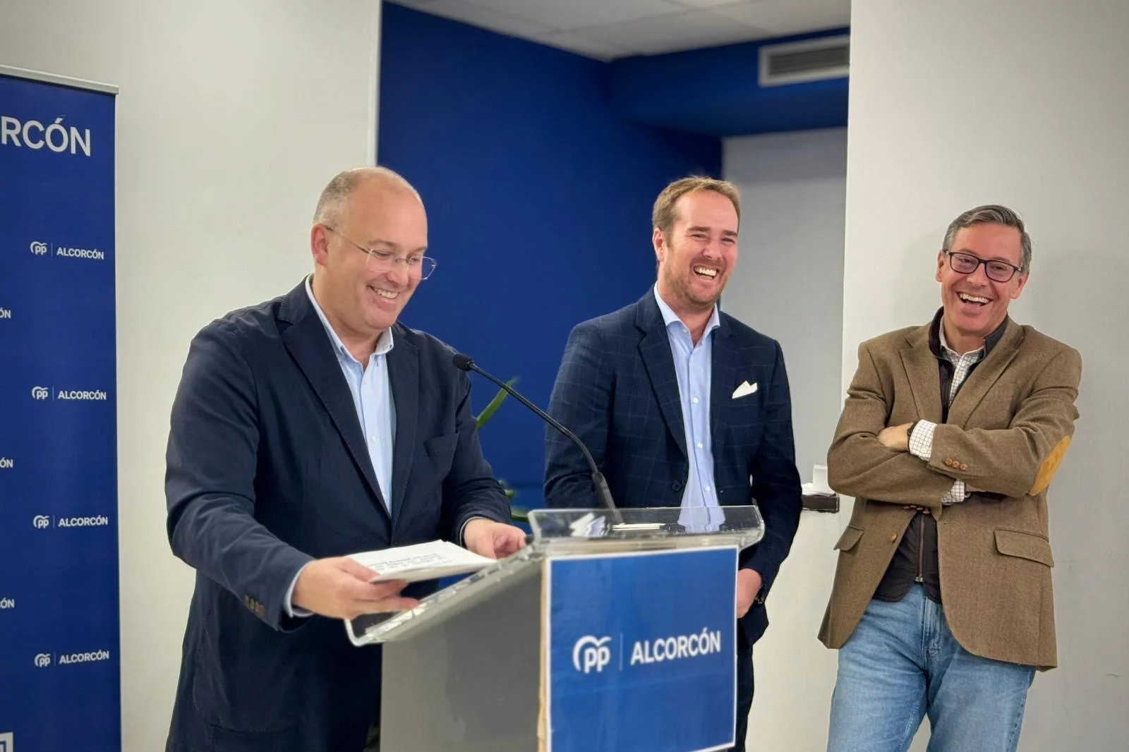 Roberto Marín Vergara lidera la defensa de los vecinos de Alcorcón frente al “tasazo de basuras” con el apoyo de Miguel Tellado y Alfonso Serrano