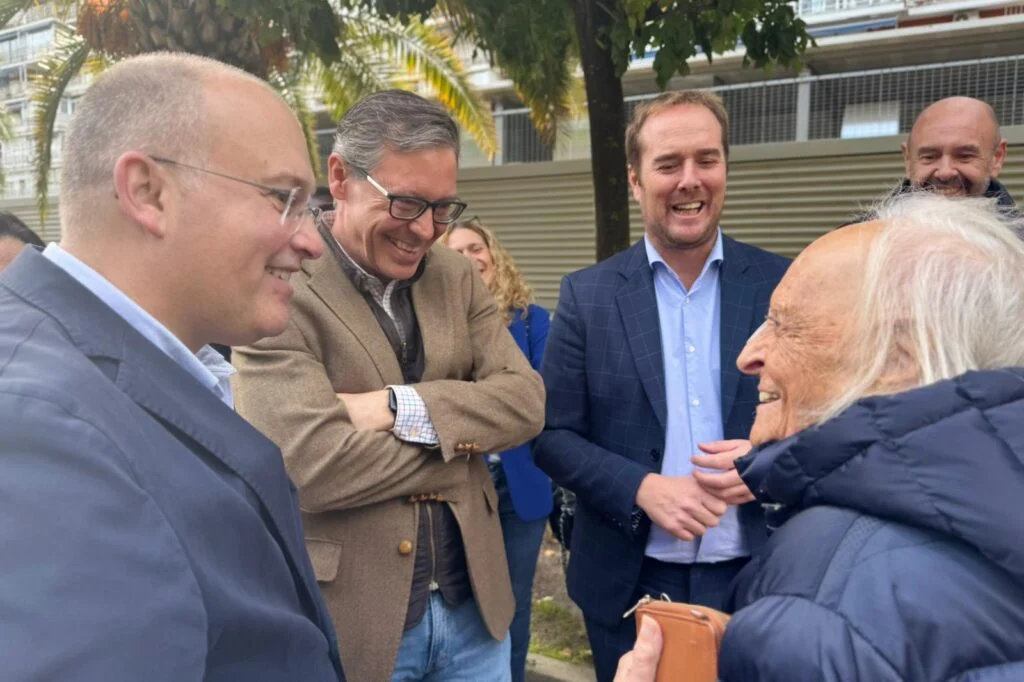 Roberto Marín Vergara lidera la defensa de los vecinos de Alcorcón frente al “tasazo de basuras” con el apoyo de Miguel Tell…