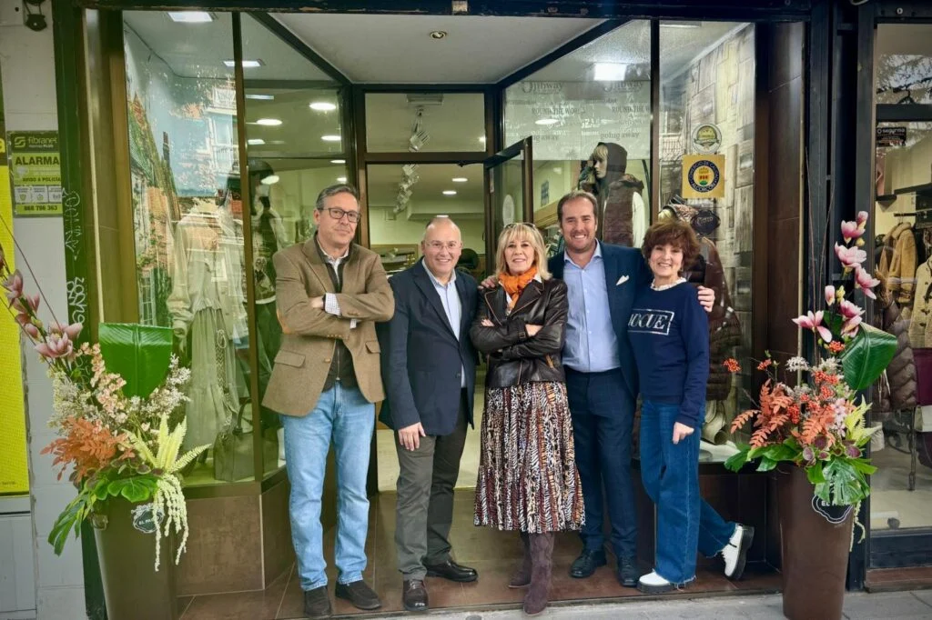 Roberto Marín Vergara lidera la defensa de los vecinos de Alcorcón frente al “tasazo de basuras” con el apoyo de Miguel Tell…