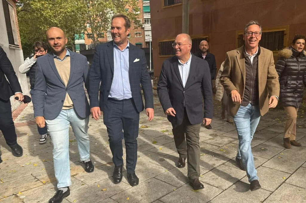 Roberto Marín Vergara lidera la defensa de los vecinos de Alcorcón frente al “tasazo de basuras” con el apoyo de Miguel Tell…