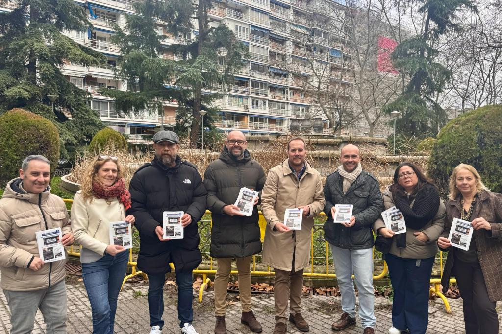 “La fuente se queda”: del Pleno a la calle, el PP de Alcorcón defiende puerta a puerta la Plaza de&nbsp;Orense.